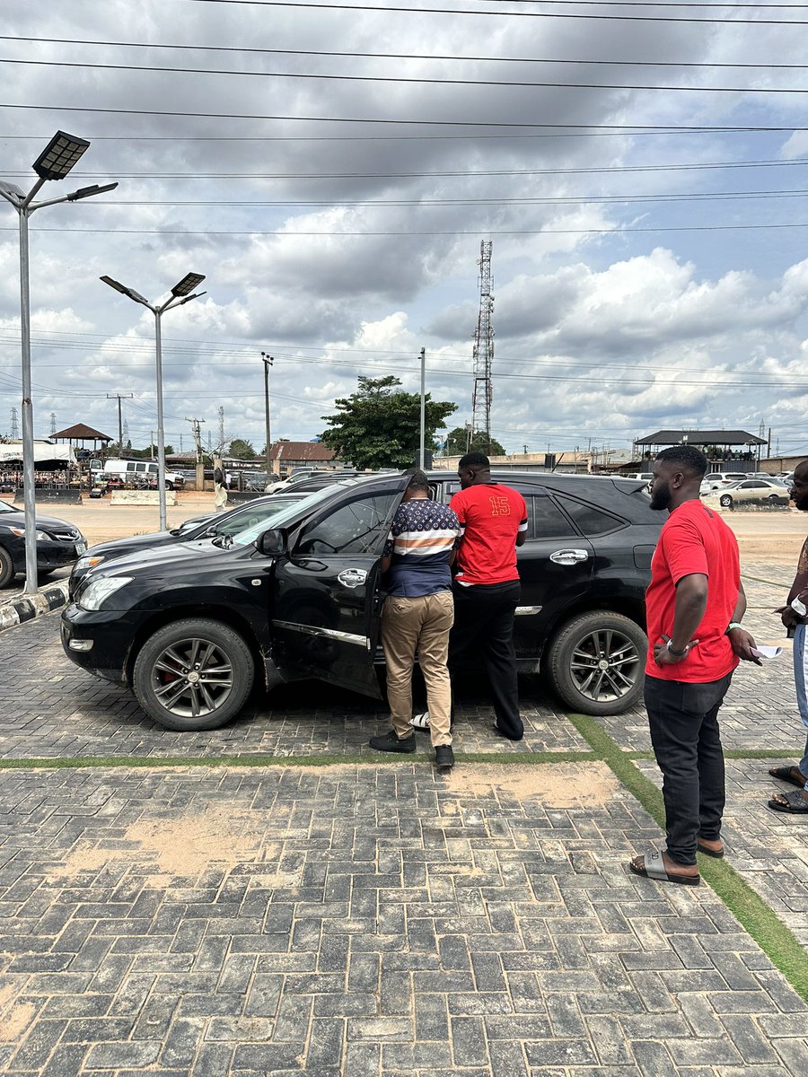 4 WHEELS AUTOS tweet media