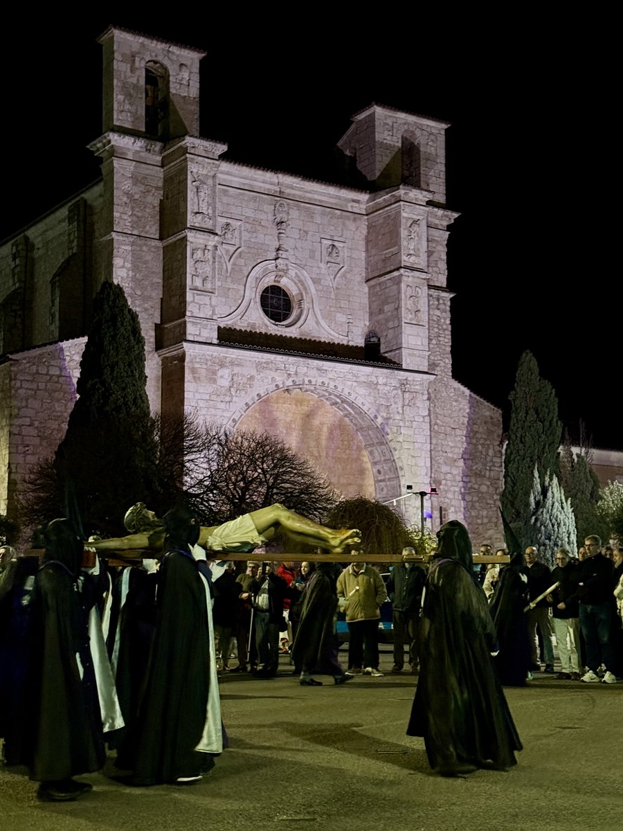 🟢 Han acompañado a los guadalajareños en esta noche tan señalada José Luis Arcángel, diputado provincial, y los concejales de Guadalajara Víctor Morejón, Chema Antón y Eva Henche.