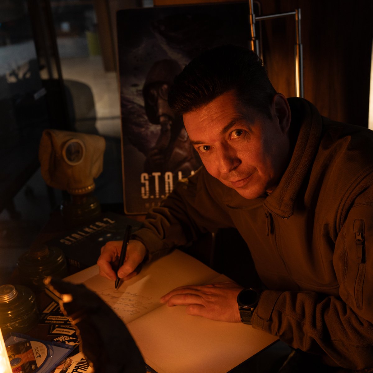 Зажурений Дід tweet media