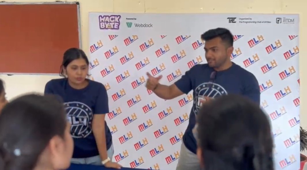 HackbyteTPC's tweet photo. Great technical discussions happening at the @MLHacks booth. Come grab some goodies and talk shop.

#Hackbyte #MLH https://t.co/1I1N2GkZAL