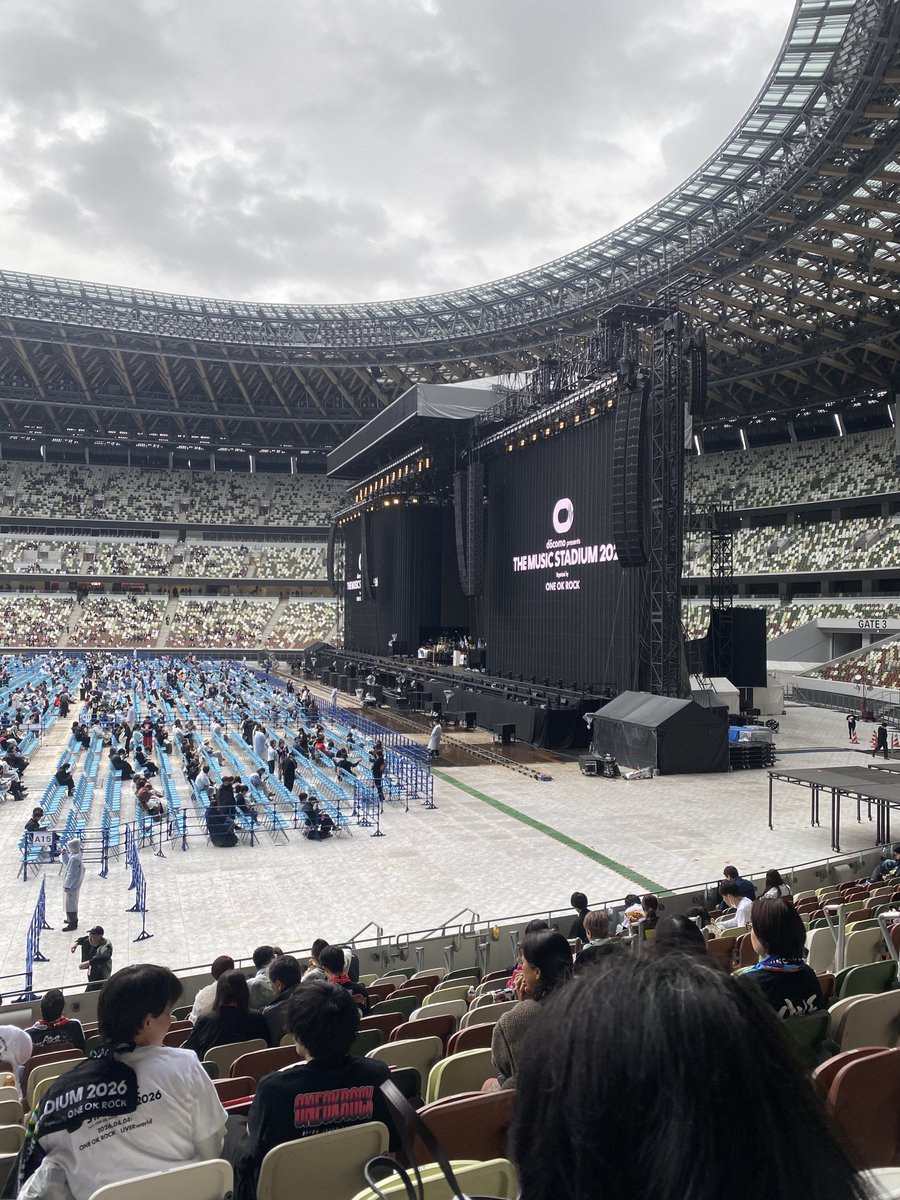 crew_emon's tweet photo. リセール出してくれた方ほんとに感謝です。最高の席です。 https://t.co/sMuaQnQZsg