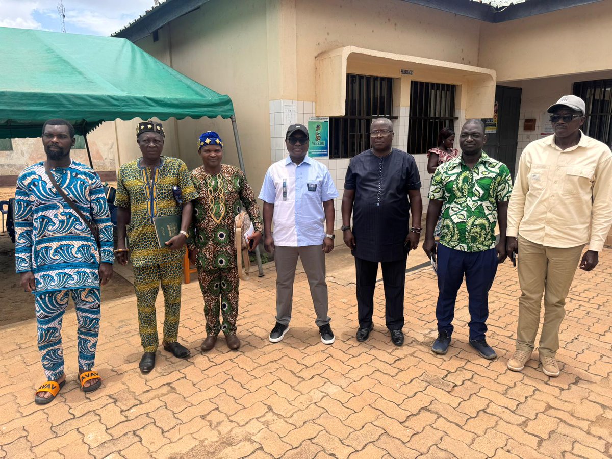 Ngabitsinze's tweet photo. Hier dans le #BasMono (Agbétiko et Aklakou), j’ai effectué une visite de terrain aux côtés du Lt. Col. Yoma Baka, Directeur Général de l’ANPC, pour constater les défis auxquels les communautés sont confrontées, notamment les inondations récurrentes et les pertes agricoles.
#ARCGroup reste pleinement engagé à accompagner le Togo dans le renforcement de la préparation aux catastrophes et de la résilience des populations vulnérables.