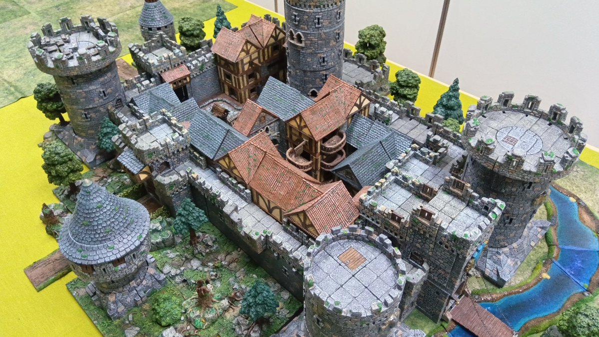 miyakami_00's tweet image. ちなこれらのパーツをあれやこれやすると、こんなのが組めたりする。
(’A`) ﾓｳｺｺﾏﾃﾞｵｵｷｲﾃﾚｲﾝｦｸﾑｷﾘｮｸﾊﾅｽ…
#dwarvenforge #dnd #trpg #ダンドラ