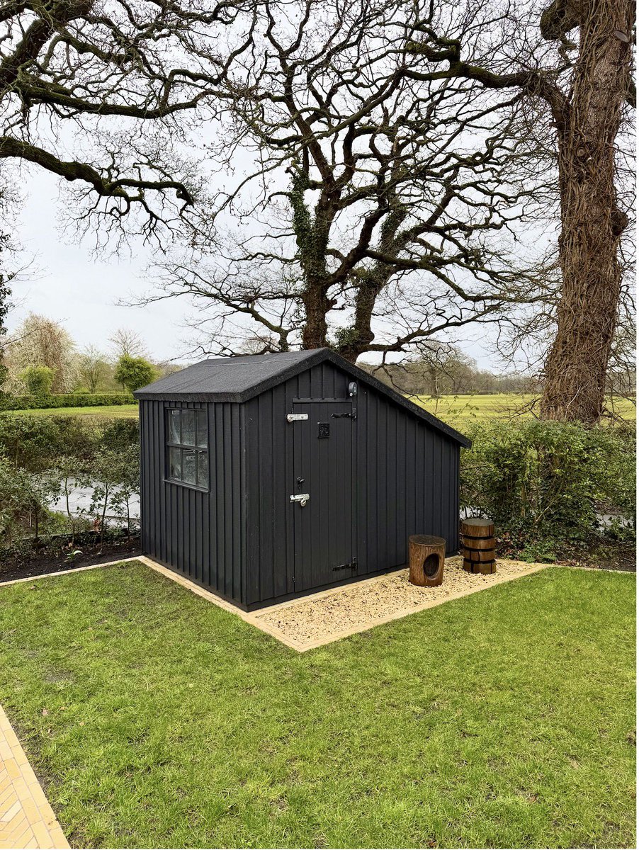 BurgessSculptor's tweet image. Check out this transformation I did on a shed we got last year
Redesigned it, infilled to accommodate an irregular footprint. New asymmetrical roof and full repaint in F&amp;amp;B Railings. 
What do you reckon ??

#woodwork #renovation #shed #cheshire 

Not just Owls eh ????

😂😂😂😂