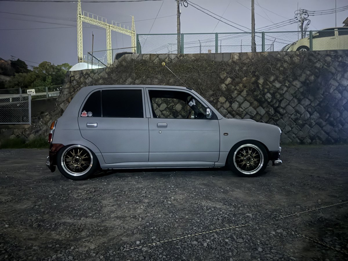 リアいい感じ…スプリング抜けて横になってた…けどかっこいい