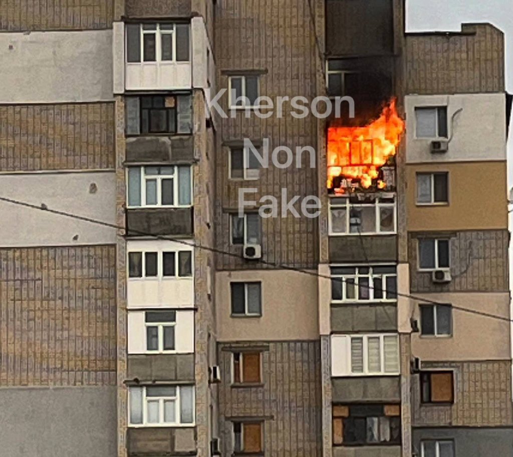 Kherson the last two days. Guided aerial bombs and drones hitting apartments.

📷 Russian Tg channels and Kherson Non Fake