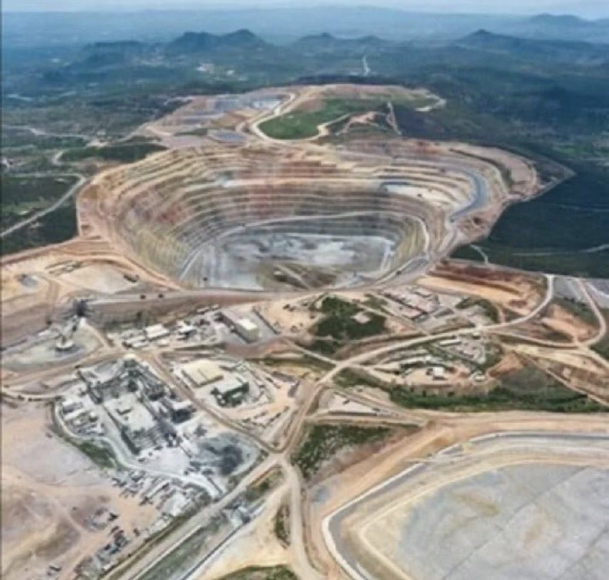 Levent Üzümcü tweet media