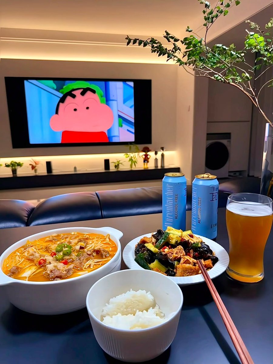 velsdy's tweet photo. 世界纷纷扰扰，不如窝在家里吃顿热饭。 https://t.co/Vsbjvemwhk