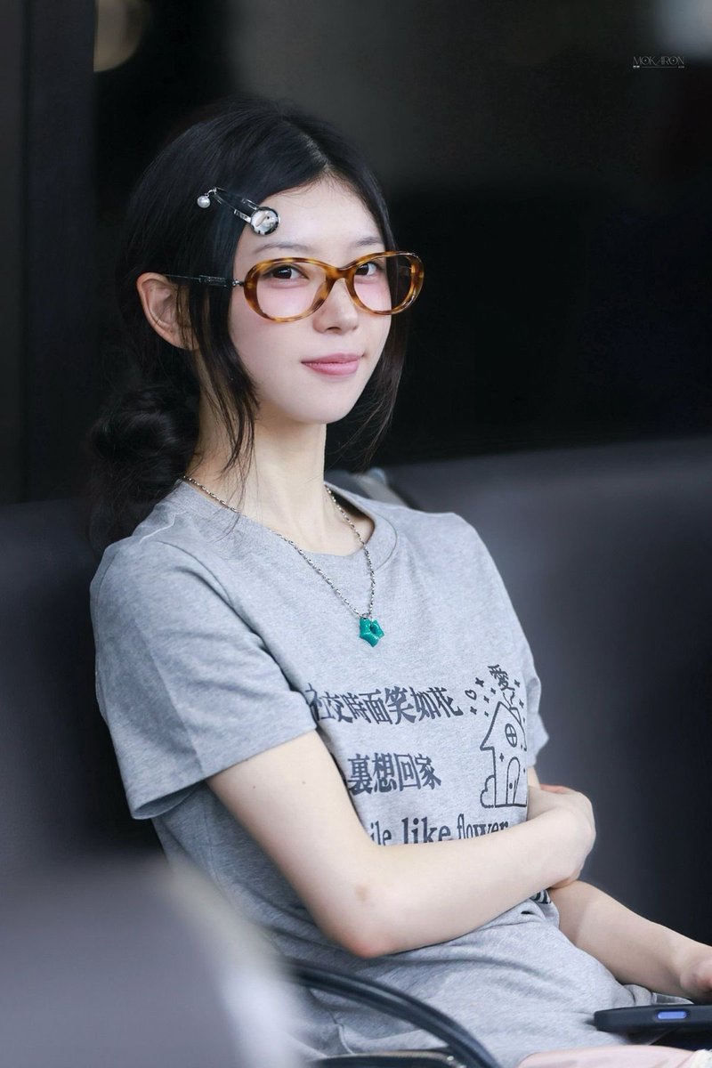 toseonnyeo's tweet image. ☕️ 260830 아일릿 모카 목걸이 반팔 티셔츠 옷 정보

🛒 모멘텔 [MOMENTEL] • GO! home t-shirt (gray)
🏷️ 65,000원 ★ 품절
🔗 momentel.co.kr/product/go-hom…

🛒 글리밉 [GLEAMEEP] • gleaming little star necklace &amp;lt;mint pearl&amp;gt;
🏷️ 35,000원
🔗 chopsticks.market/product/18469

#아일릿 #ILLIT #모카 #MOKA