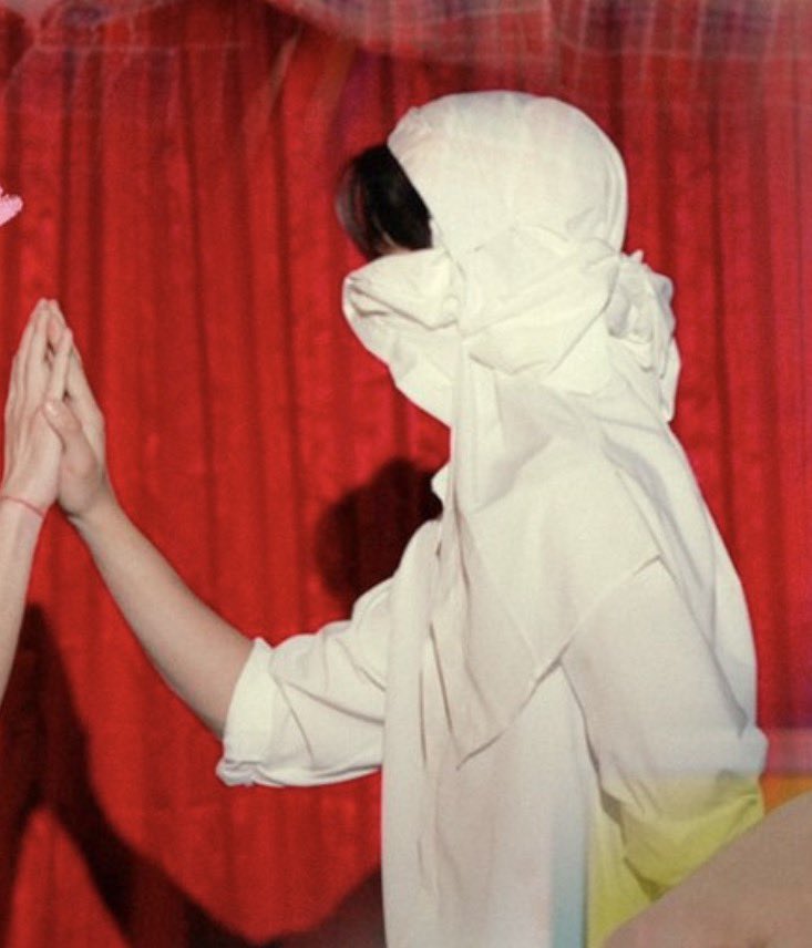 แพวแพว𝜗ৎ tweet media