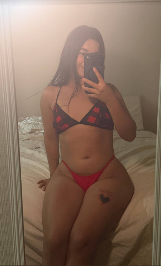 Kellyuwu tweet media