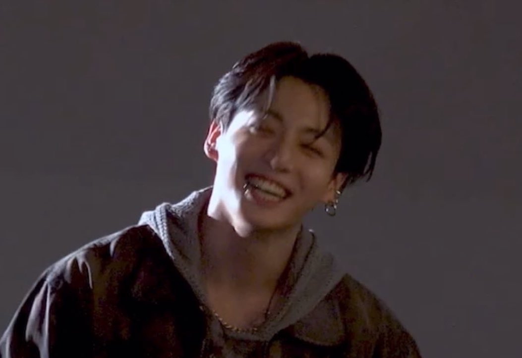 꾸무 •̀ ༝ •᷄ tweet media