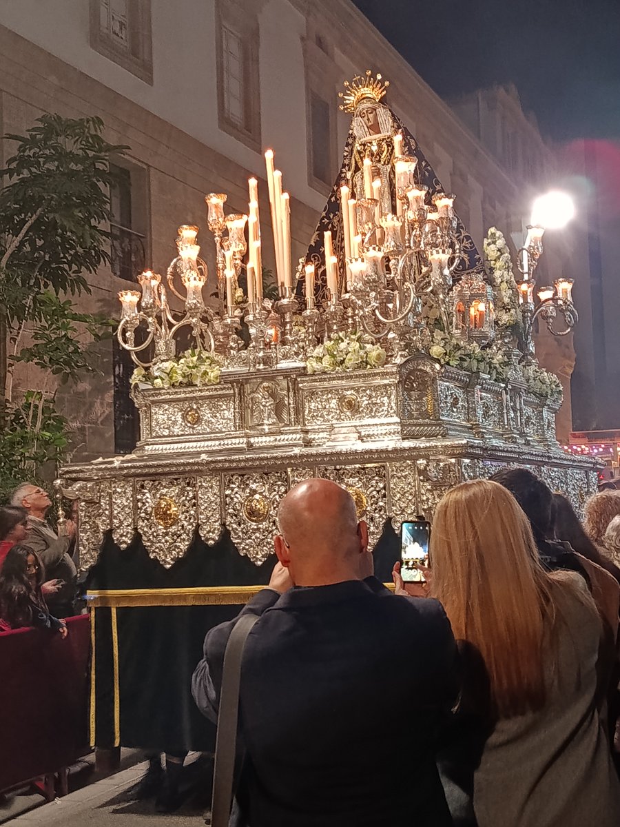 Almería, Viernes Santo
Ilustre Hermandad del Santísimo Sacramento y Nuestra Señora de los Dolores.