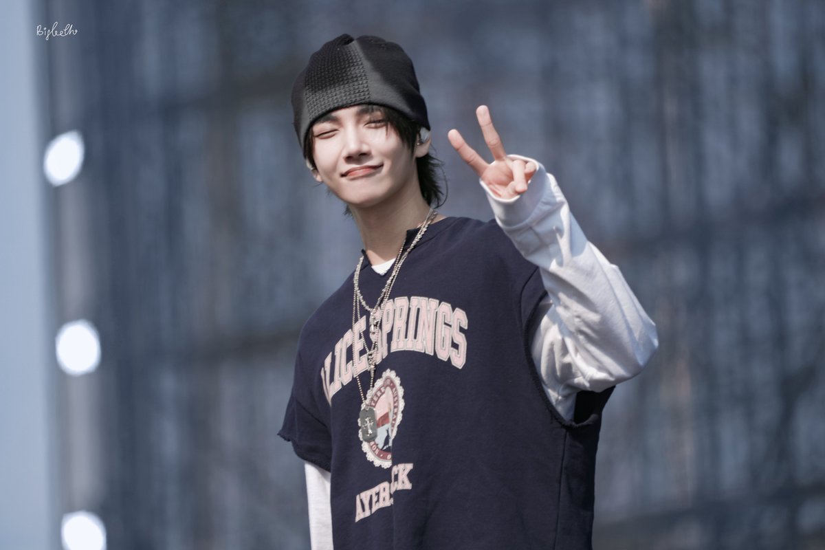 Bigteeth tweet media