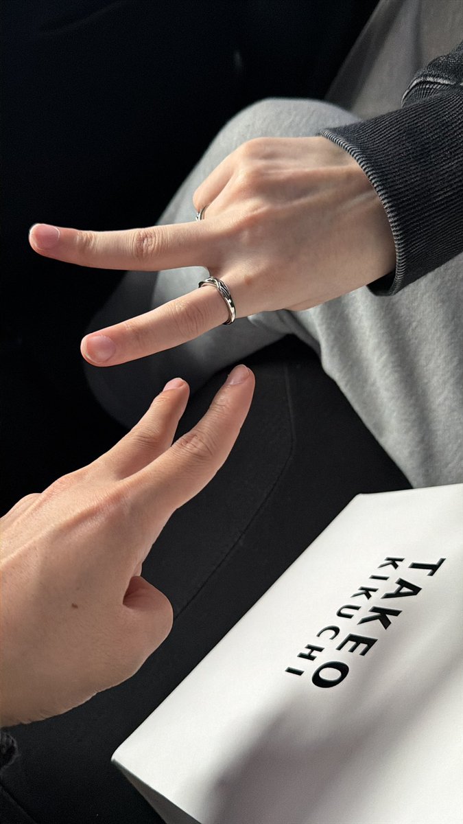 みこだよ tweet media