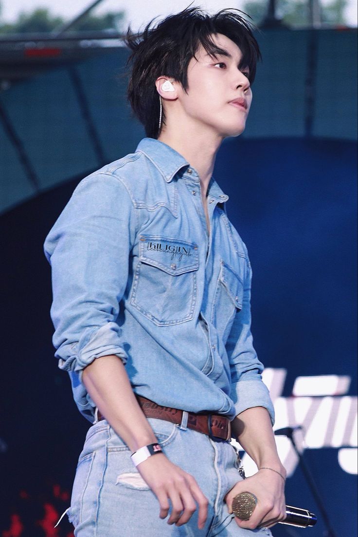 헬노우 tweet media