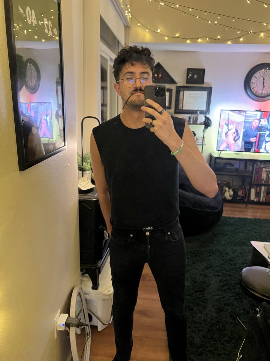 joey 🦘 tweet media