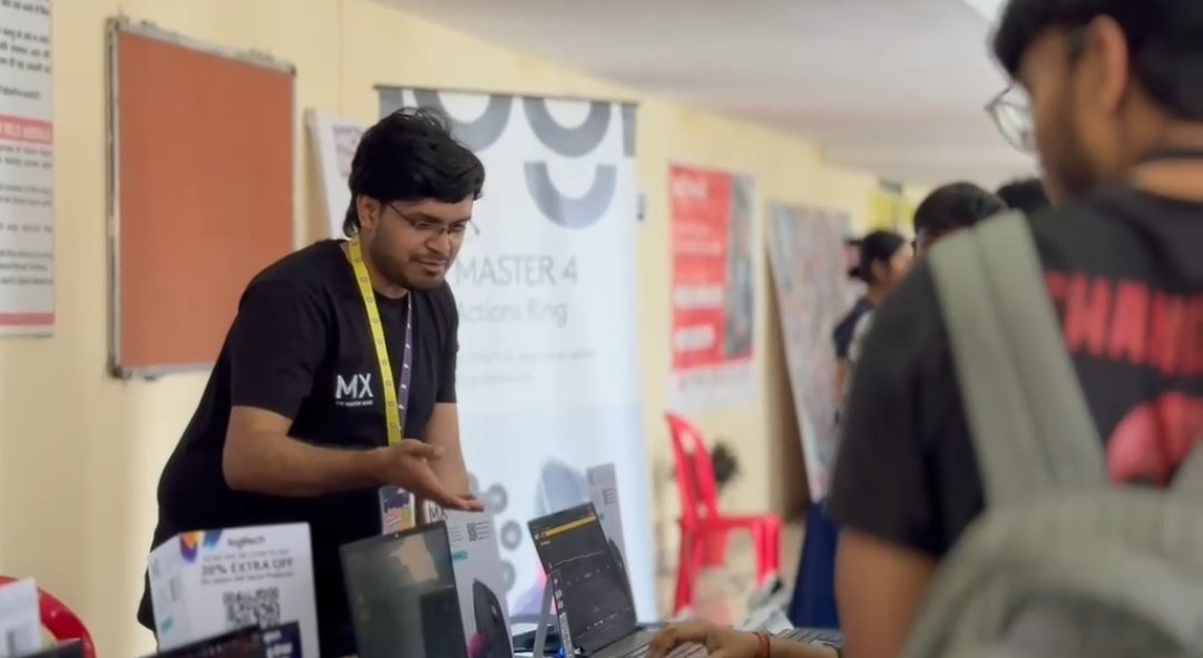 HackbyteTPC's tweet photo. The @India_Logitech MX Series is officially here at HackByte with @Hack_Culture. Testing out the precision and workflow firsthand!!
#Hackbyte #Logitech #MXSeries https://t.co/tg11PGxkrq