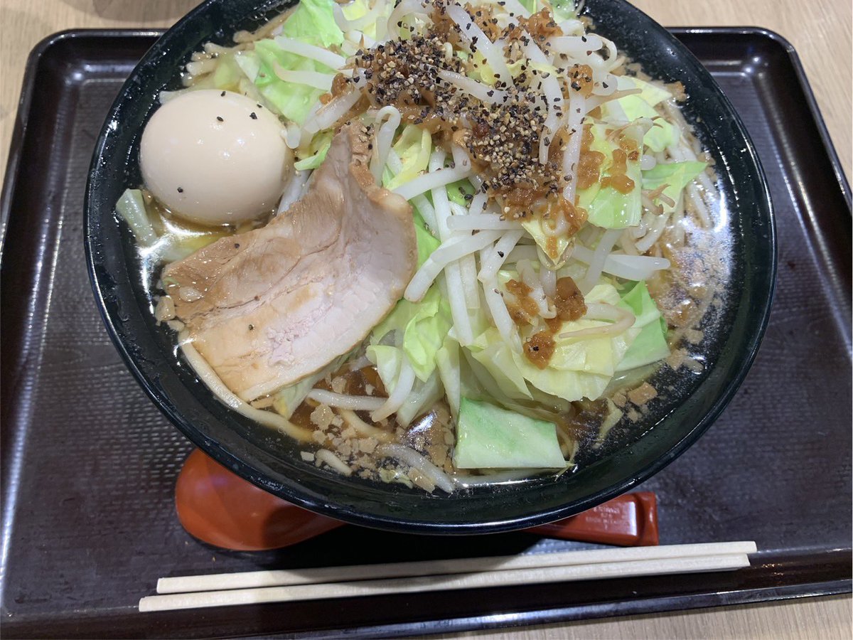 友達とラーメン食べていろんなお店見て結局ユニクロでカーディガンとスウェット買ってミスド買ってきた🐷🩷🩷🩷 