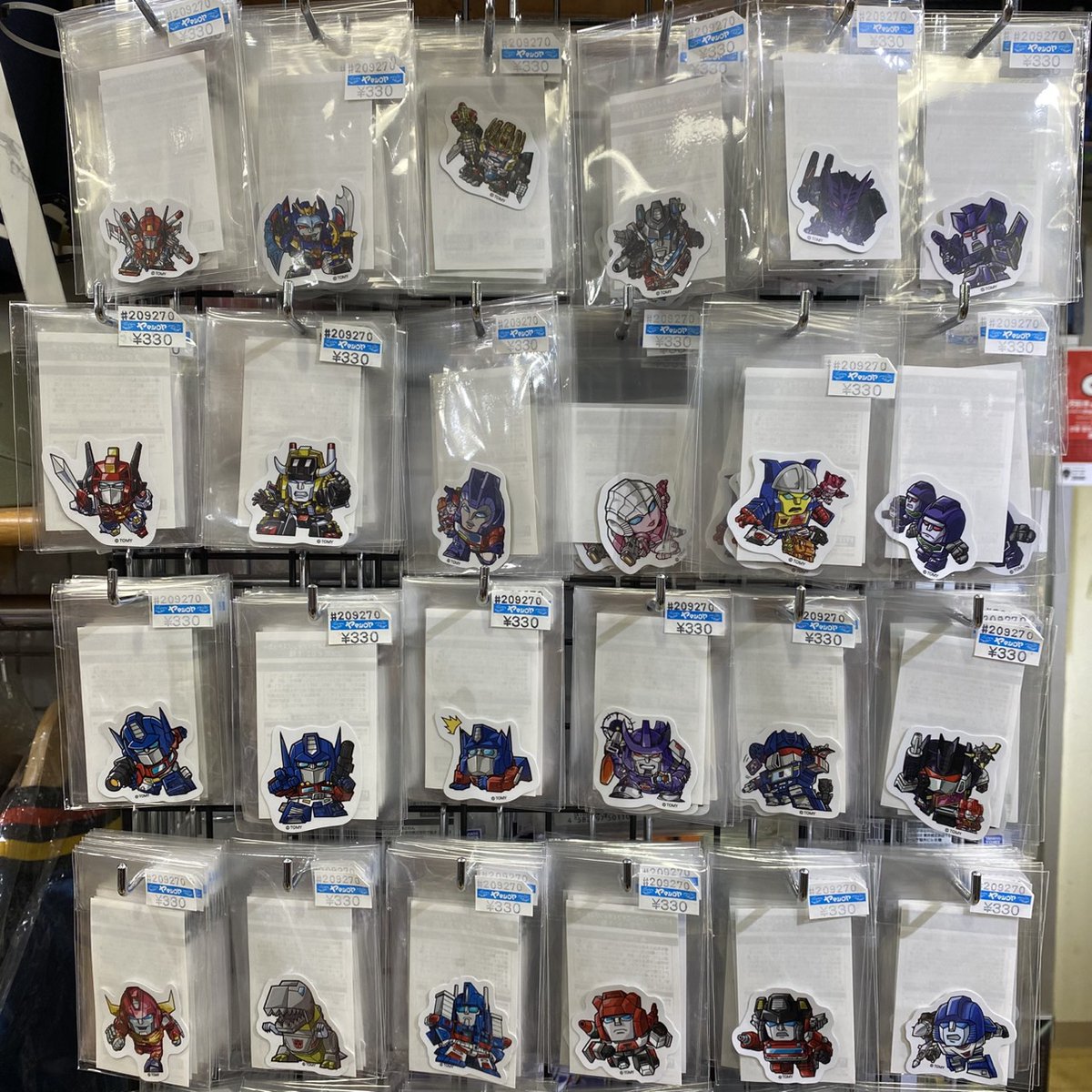 toy_yamashiroya's tweet photo. ほかにもe-HOBBY SHOPのトランスフォーマーグッズが2階売場にたくさん取り扱ってます📣
ぜひお立ち寄りください🎵
#ヤマシロヤ 2階売場直通📞03-3831-2404
#トランスフォーマー #Transformers #tf #ehobby https://t.co/fFipoWfAzL