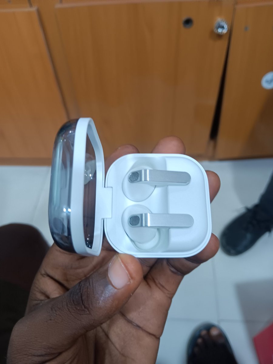 Val Gadgets tweet media