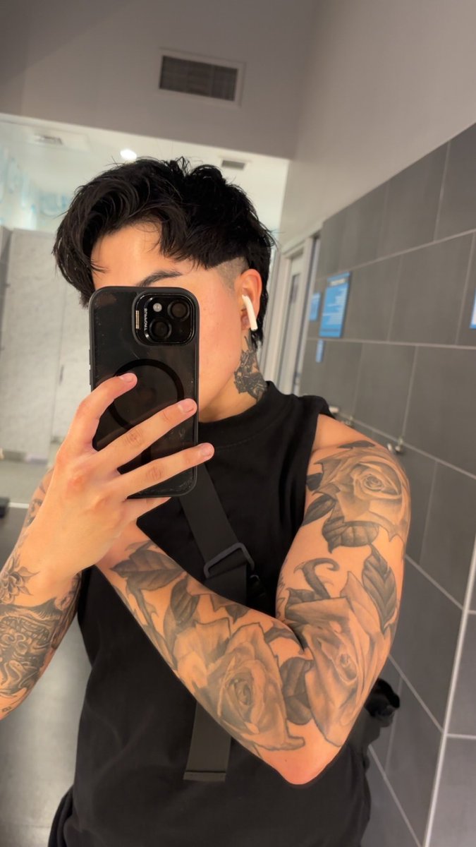 MAK 🦇 tweet media