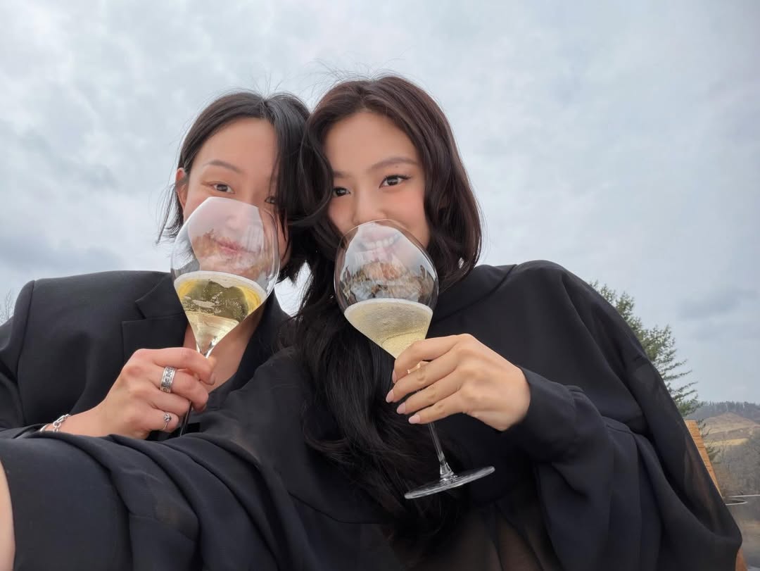 JENNIE NEWS tweet media