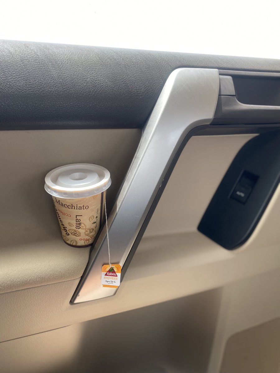 ما طلبت من الليالي المستحيل
بس كوب شاهي ووجه محبوبي
       
                       ❣️