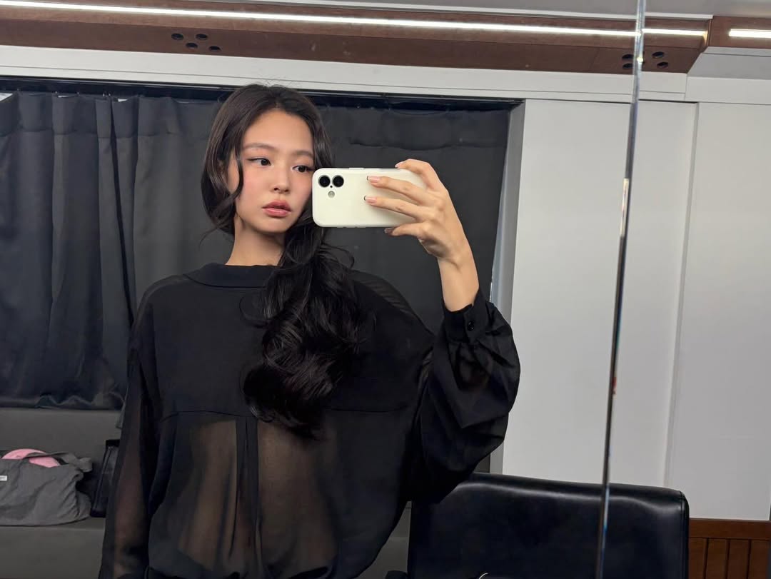 JENNIE NEWS tweet media