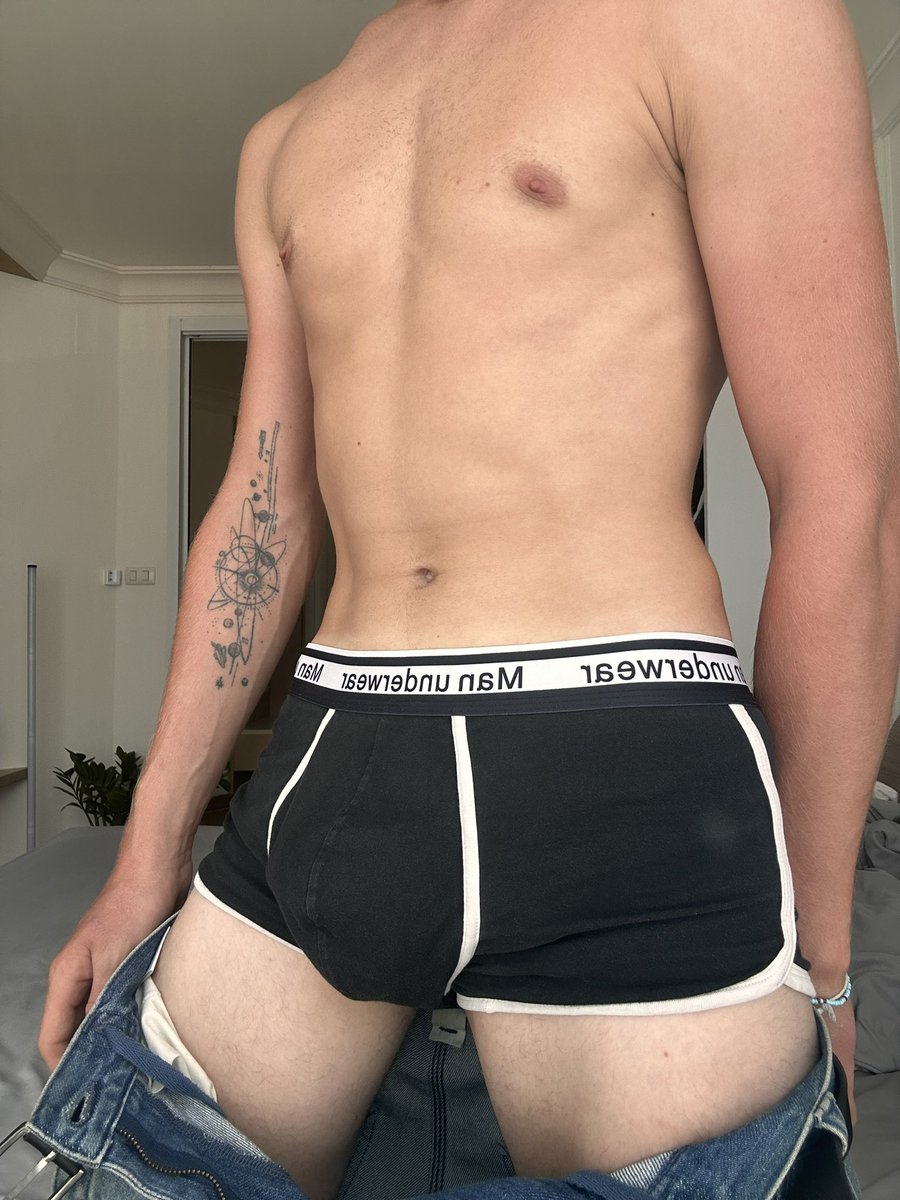 tonronwan's tweet photo. Horny? :)
https://t.co/u4qqmKo7u3
#gay #twink #dick #onlyfansman #youngguy #guysper https://t.co/Gz6XHw4hQR