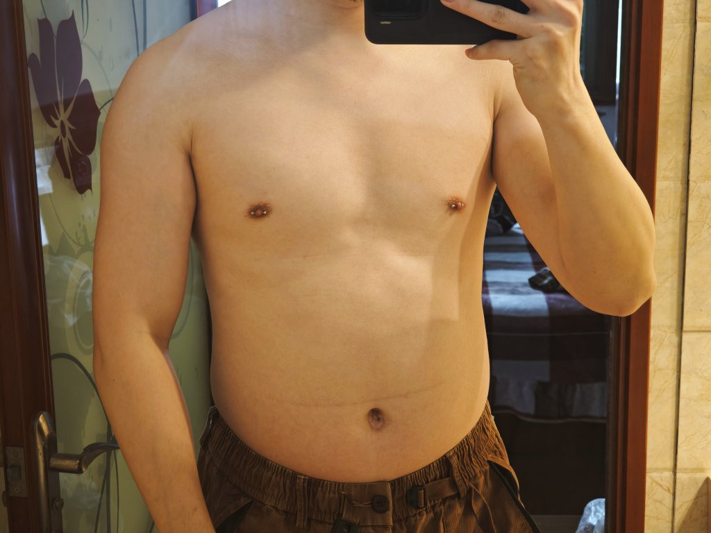 sl_20010's tweet photo. 其实乳钉也打了 https://t.co/fBlpgmyWb2