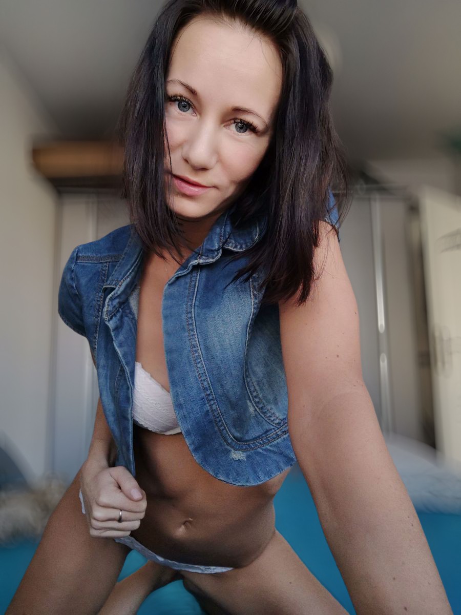 Eveline Neill tweet media