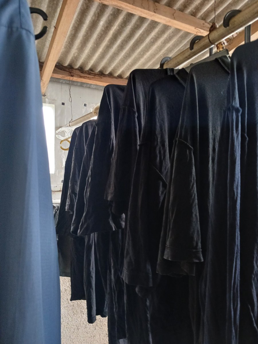 sabtu ya nyuci day, maap bajunya item semua, iiziiiiin 🙏