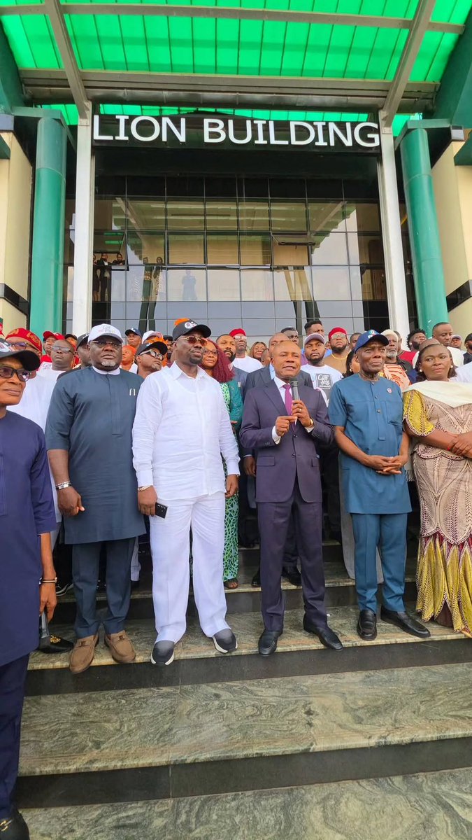 𝑴𝒂𝐳𝐢.𝐍𝐧𝐚𝑬𝒎𝒆𝒌𝒂🇳🇬 tweet media