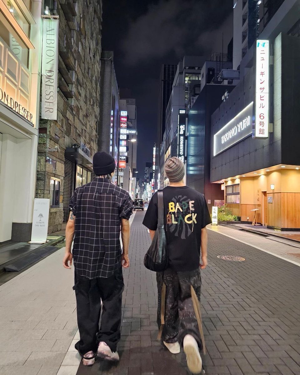 T Æ Y0-NG tweet media