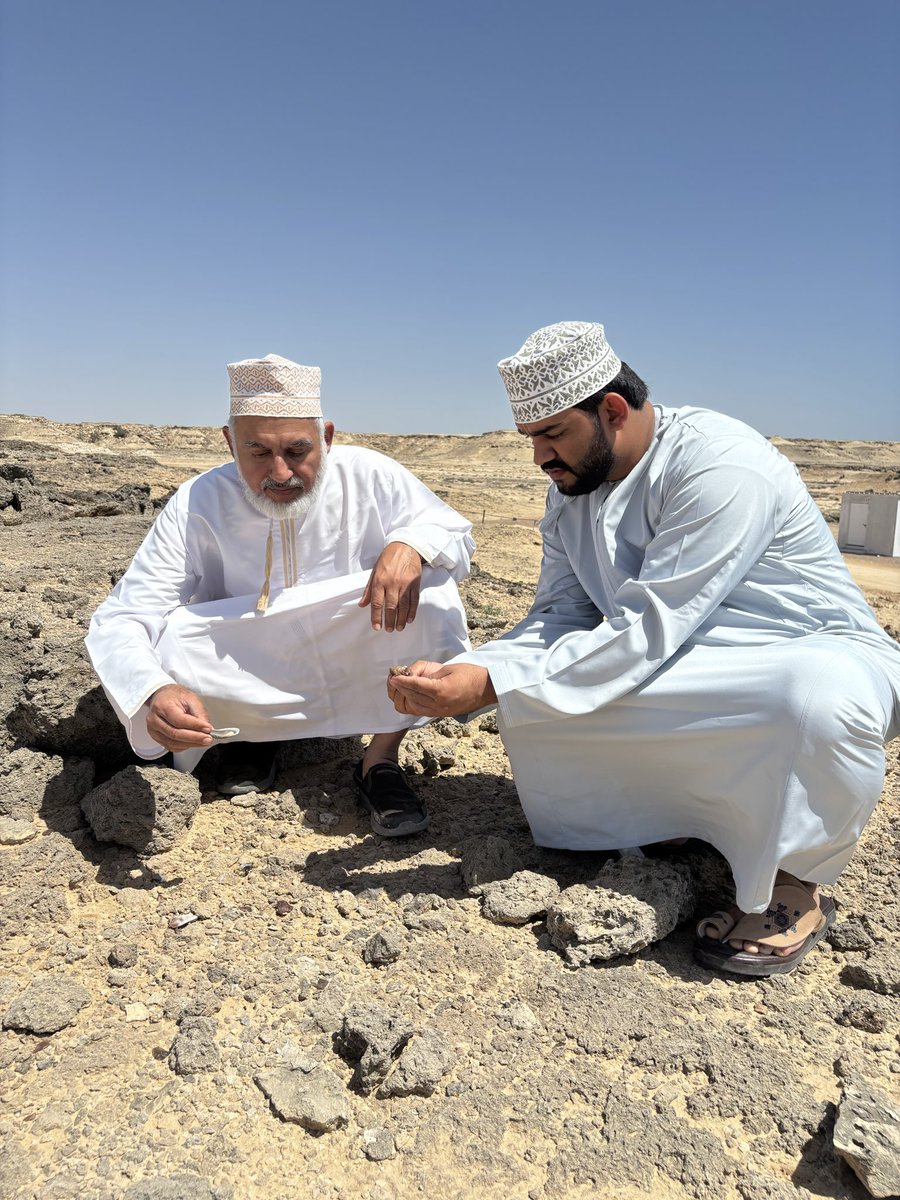 الجمعة والسبت.. استكشاف لمحافظة الوسطى..
واليوم.. مع القبور البرجية في منطقة الدقم الصناعية.

#حضارة_سلوت
#الدقم