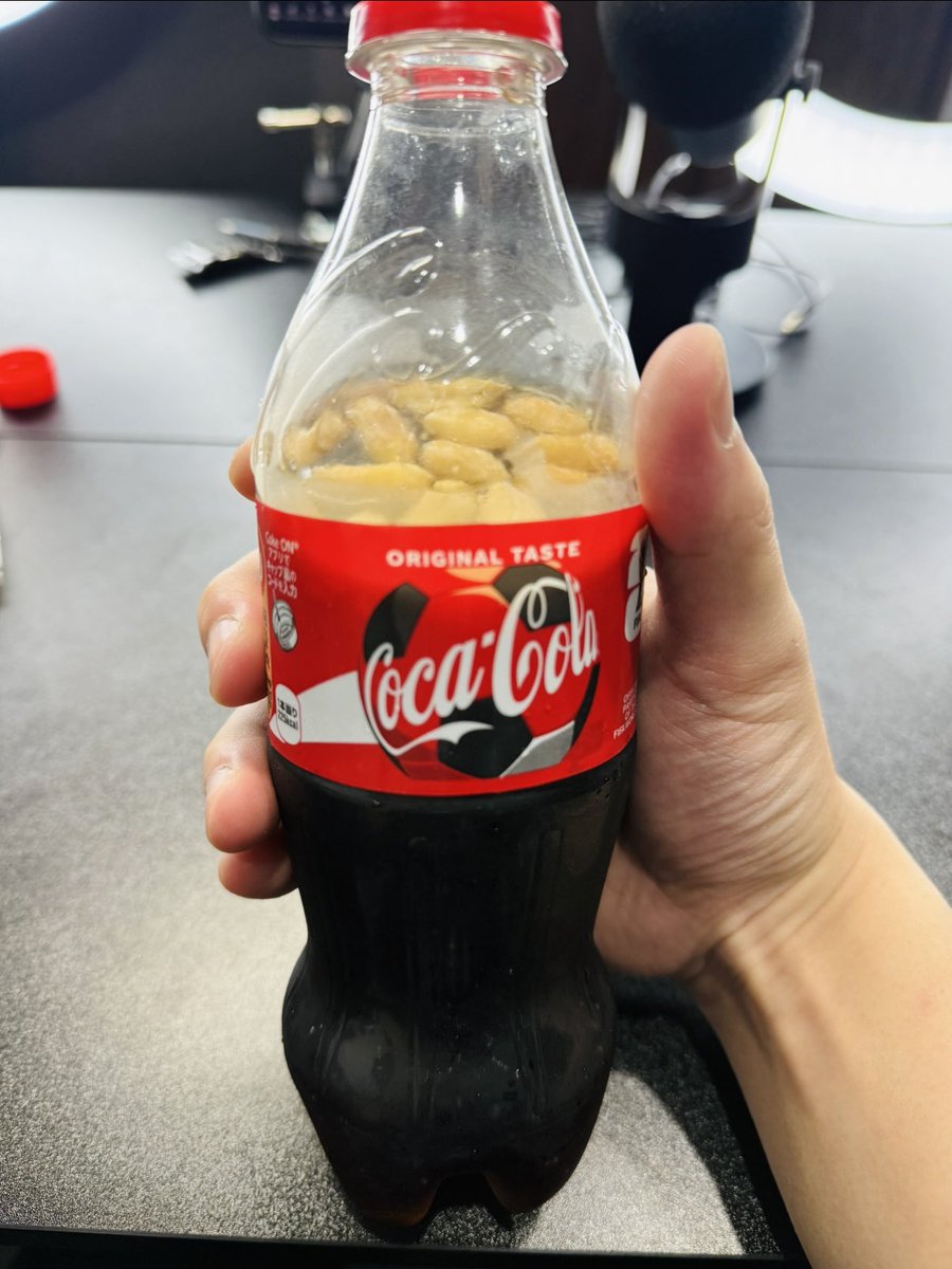 1801uk's tweet photo. コーラとピーナッツ別々で食うのとなんら変わり無かったなぁ…
さては君お酒入れたら化ける奴やな https://t.co/gyKzROu2y2