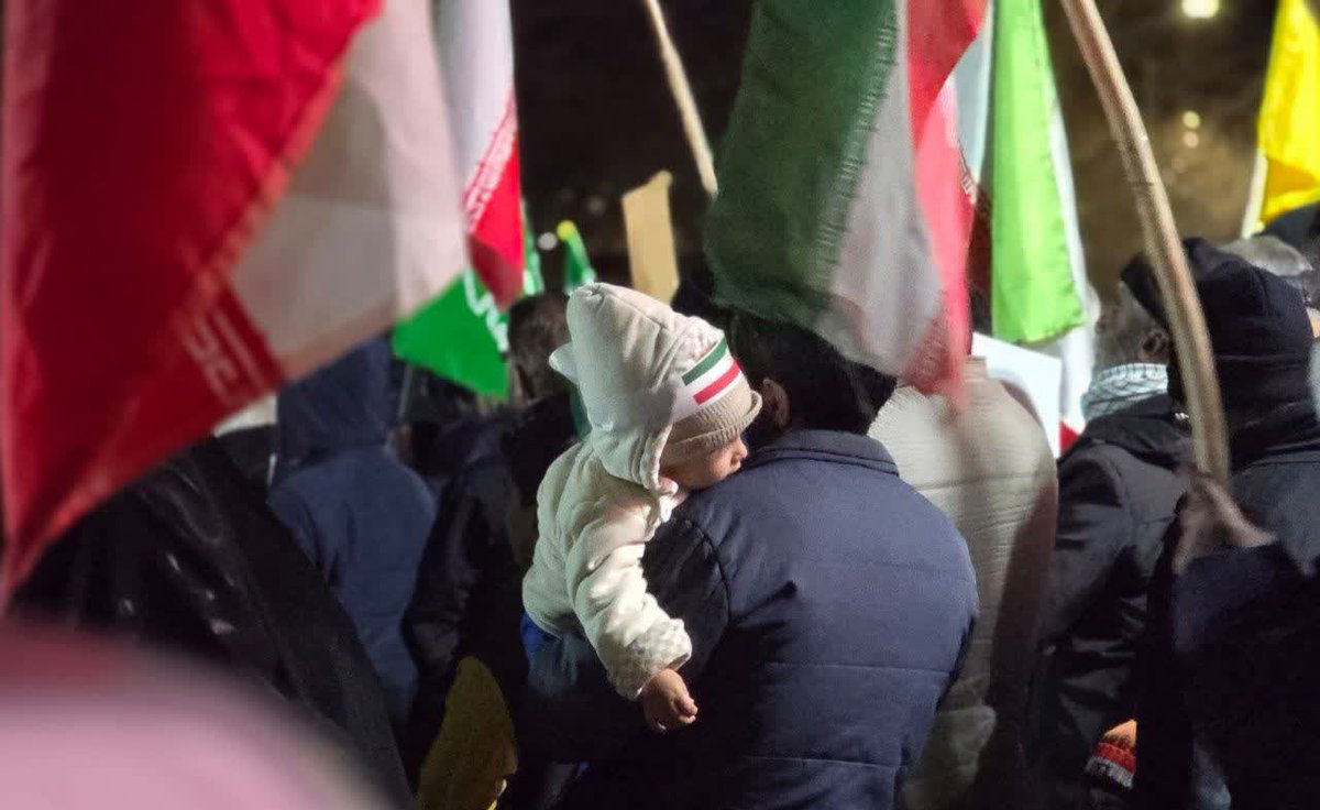 Nayere_shafiee's tweet photo. و اگر امیدی در تو بمیرد ،
خداوند امیدهای فراوان دیگری درونت زنده میکند !
امیدهای قشنگ این روزهای ایران ، کودکانِ در میدان ✌️
#میهن_سرافراز

‌‌ https://t.co/TBnRZws2Pc