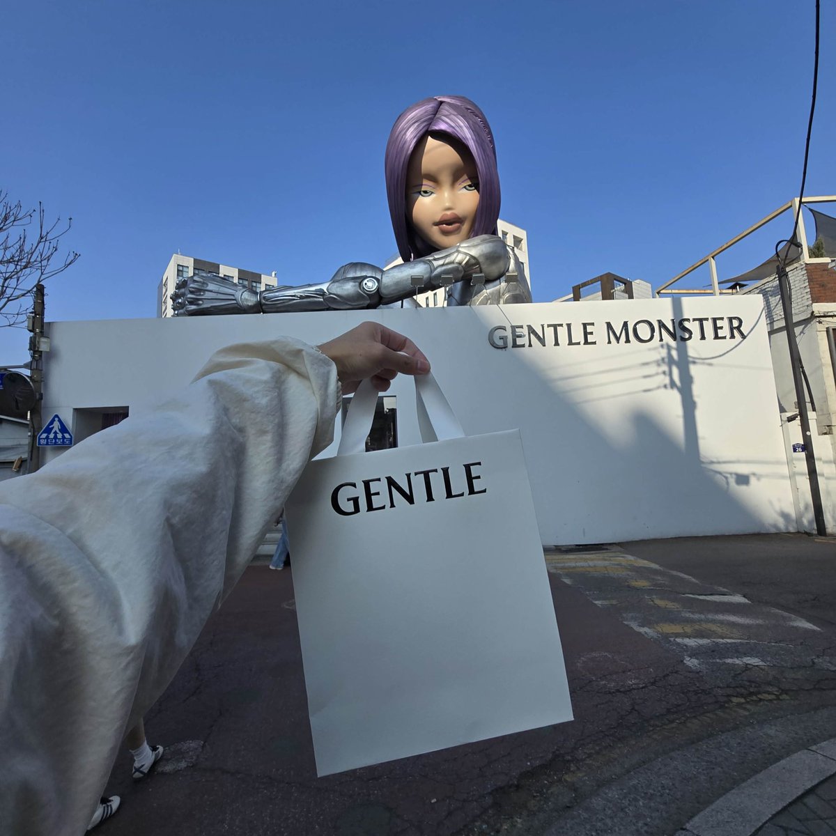 rina ✰ tweet media