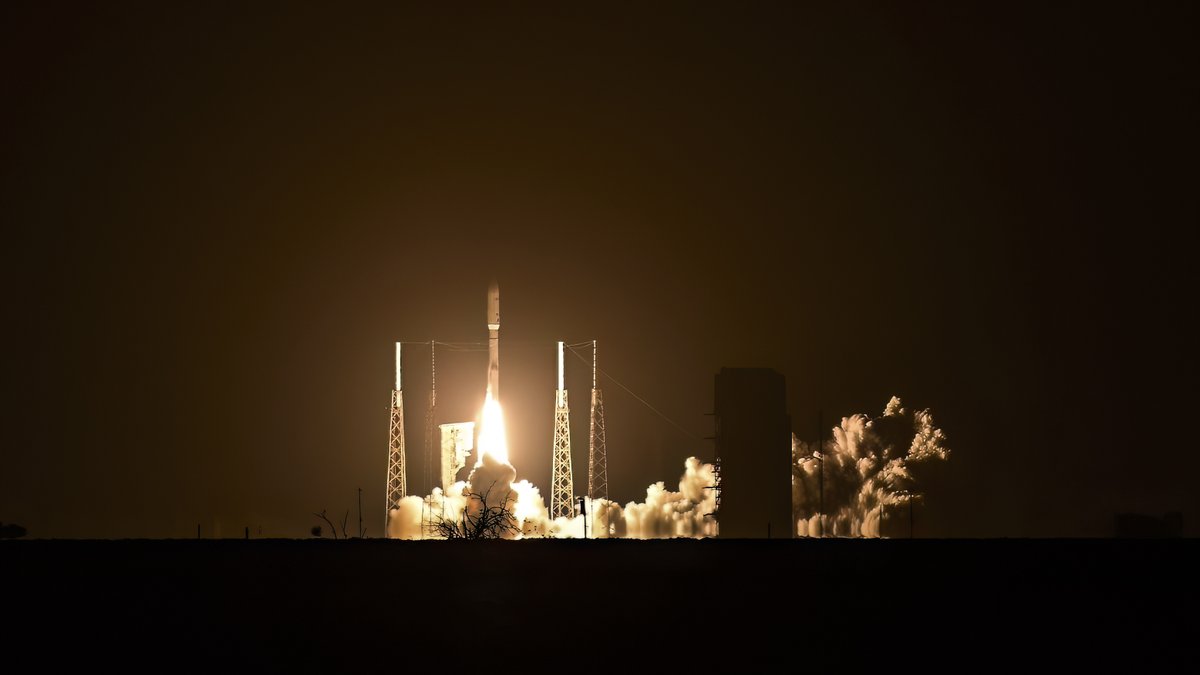 C and J Images tweet media