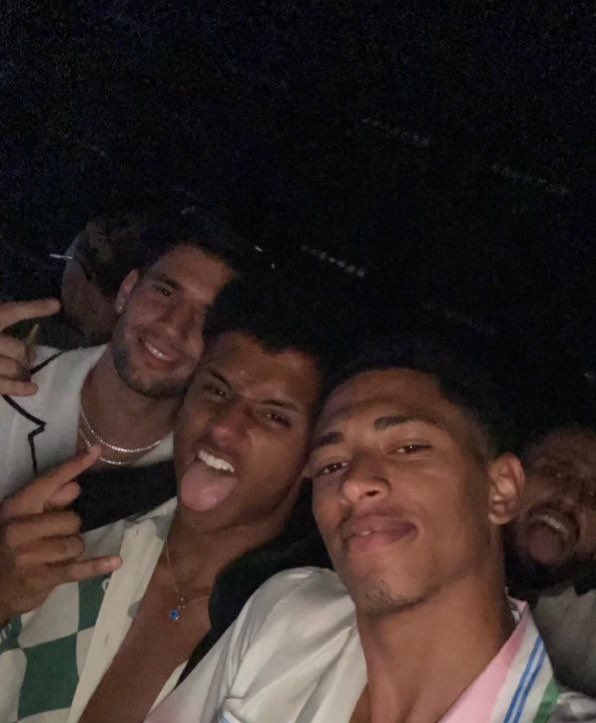 ️️️️️َ tweet media