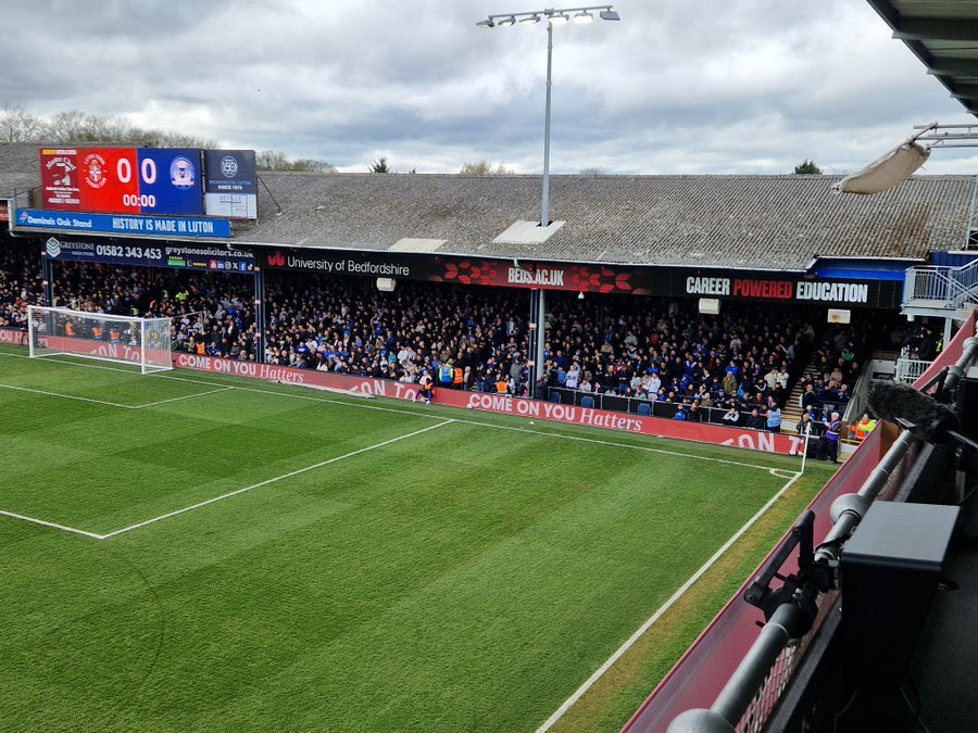 LeagueOne25's tweet image. 1,338 Peterborough United fans in a sold out away end at Luton Town 👏 

#pufc #utp #posh #LTFC #COYH