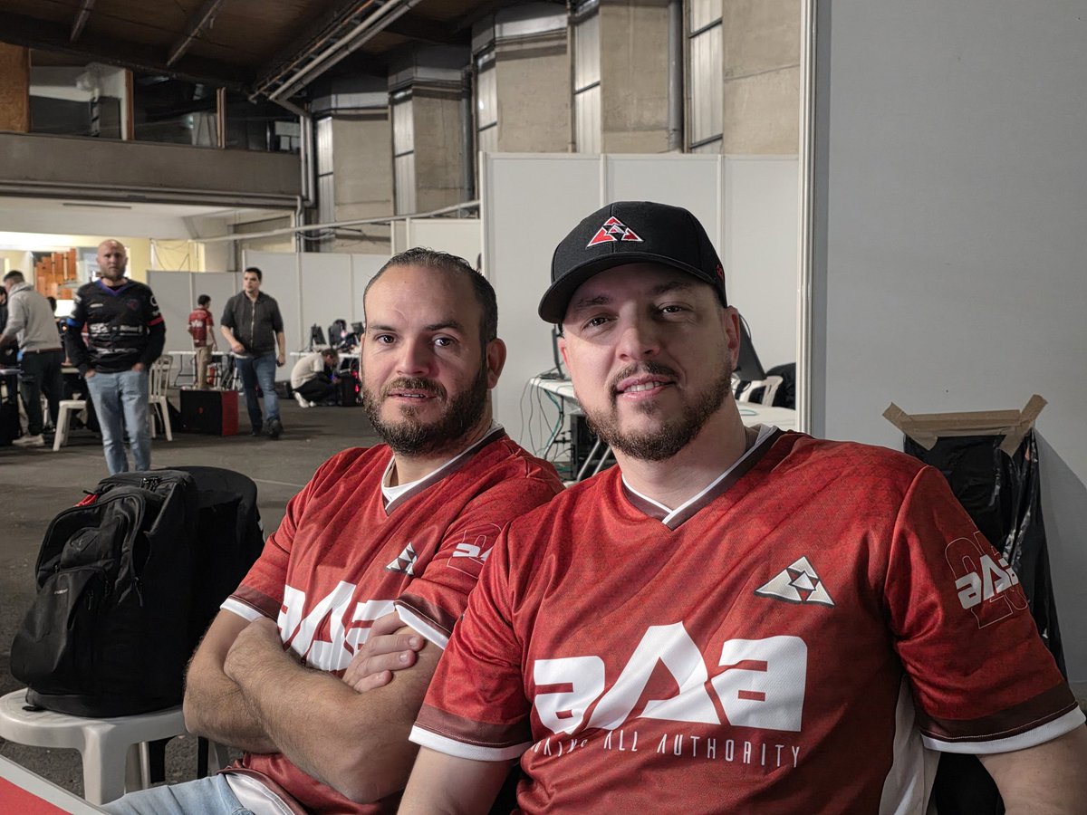 ozstrik3r tweet media