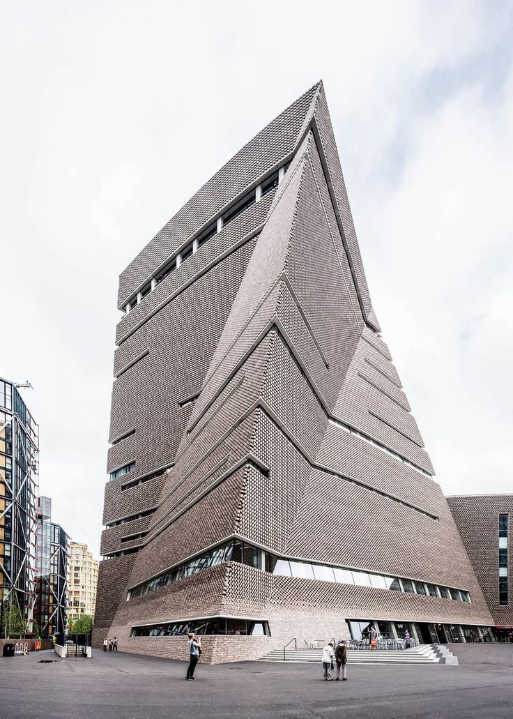 Brick Meets Origami

Tate Modern, Herzog &amp; de Meuron, London