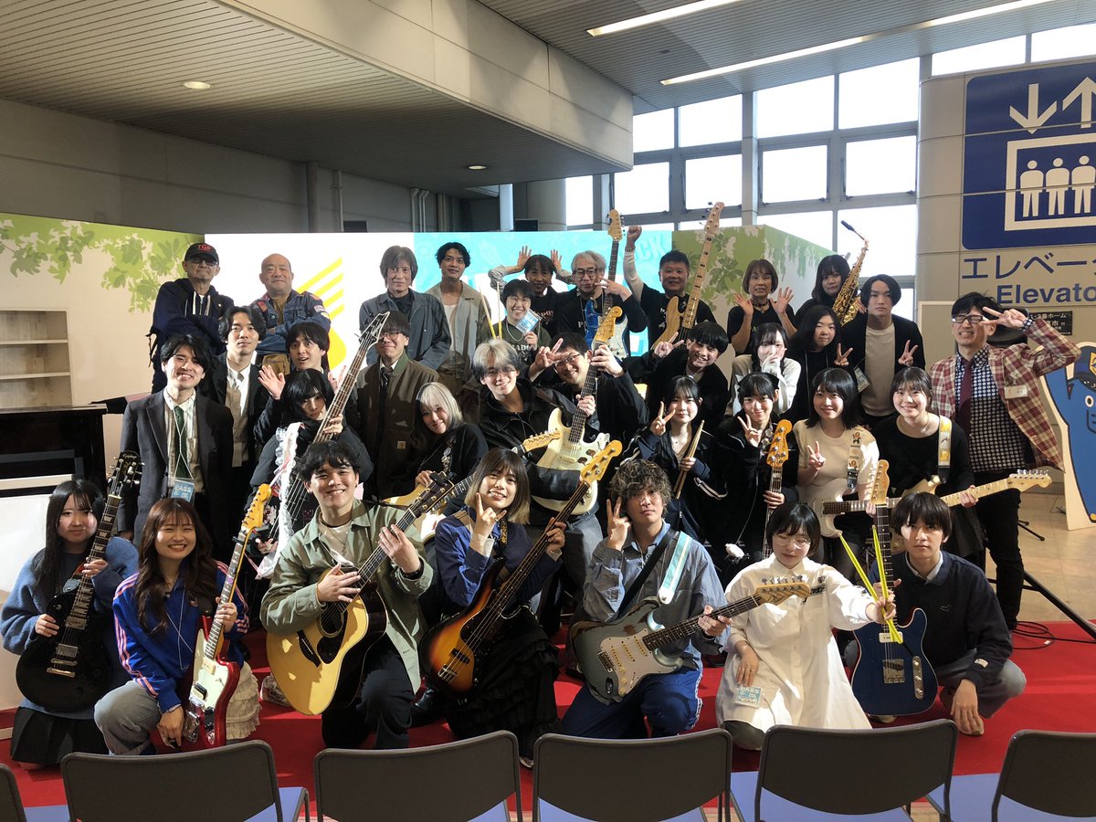HOTLINE_Acopara's tweet photo. #HOTLINE 関西エリアライブ終了👏
素敵な空間と沢山のお客様と最高のアーティストの皆様に囲まれて無事終える事ができました！一体感が最後まで半端ないエリア��イブでした😭皆様ありがとうございました！！！HOTLINE最高〜！！！！！！

 #HOTLINE関西エリアライブ https://t.co/KSEyas8KwA