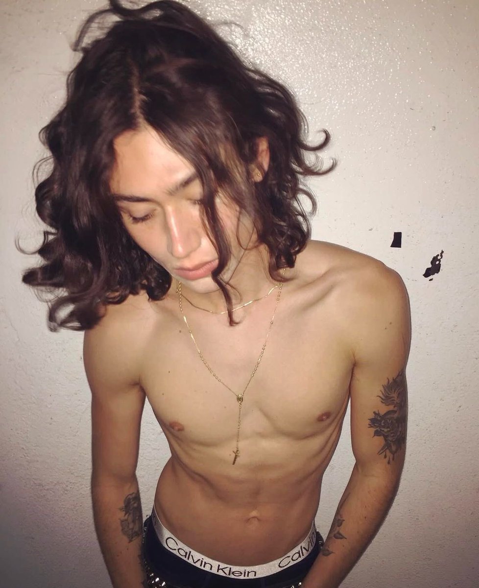 <a href="/jdivinize/">Jareddd</a> @liljeep1407 IM FAT 🐷      /   IM SKINNY 💆🏻‍♀️
IM UGLY 🤢   /   IM PRETTY🎀
IM WEIRD  👽 /  IM WITTY 👑