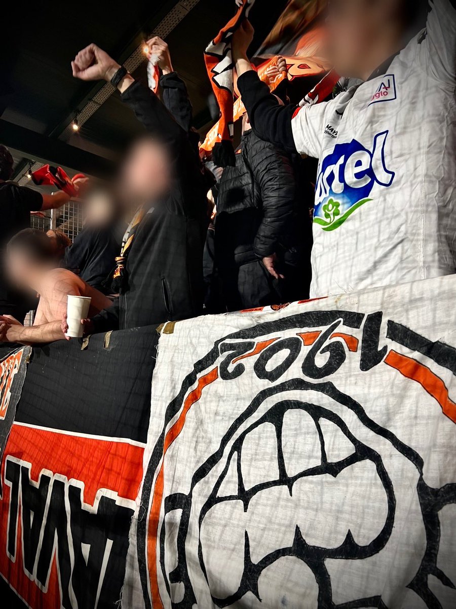 UltrasMadeinFR's tweet photo. ⚽ Red Star - Laval
📢 Meduana Boys on tour !
📆 Vendredi 3 avril
📸 @MeduanaBoys1902 

#REDLAVAL https://t.co/lSwVdNw6Rj