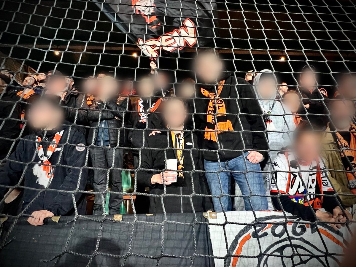 UltrasMadeinFR's tweet photo. ⚽ Red Star - Laval
📢 Meduana Boys on tour !
📆 Vendredi 3 avril
📸 @MeduanaBoys1902 

#REDLAVAL https://t.co/lSwVdNw6Rj