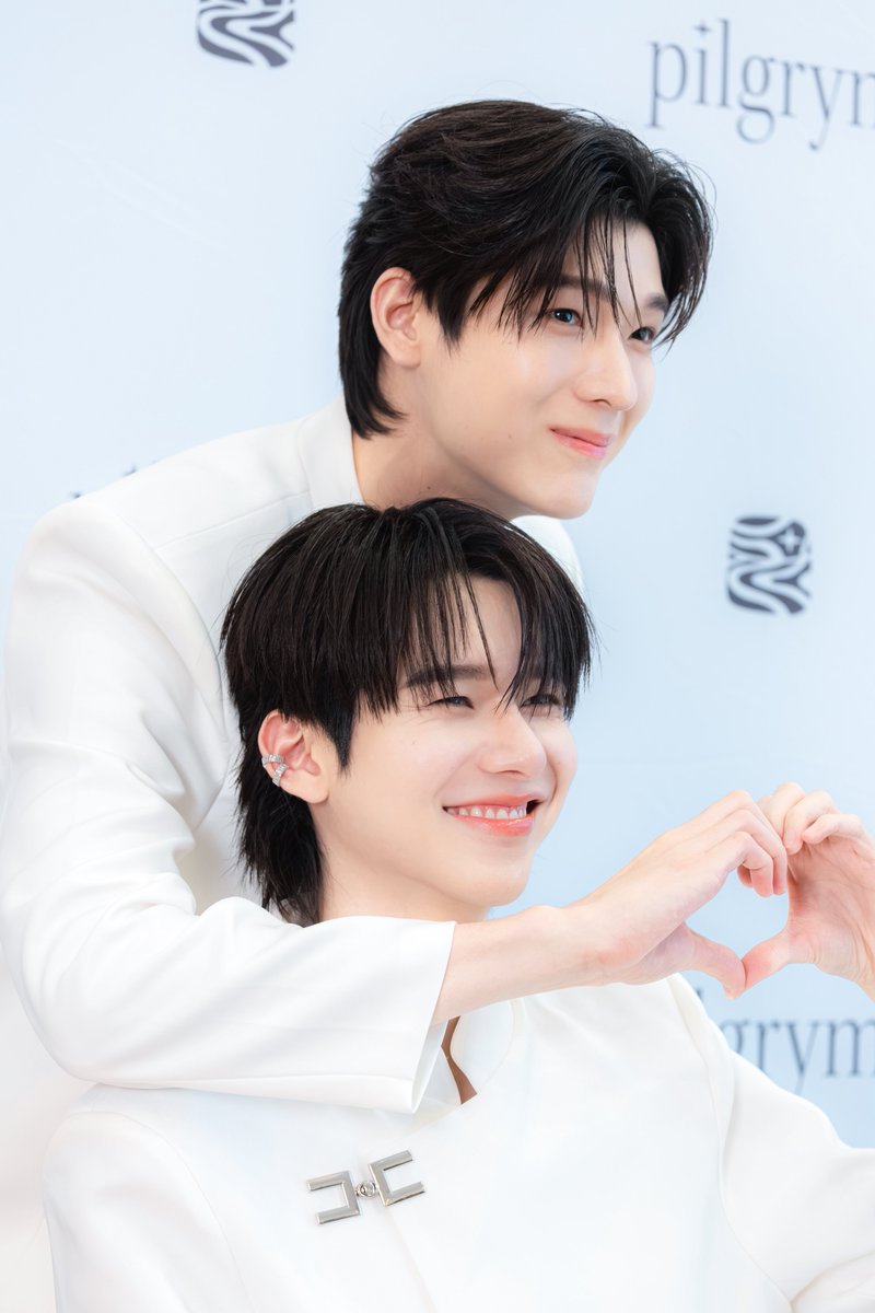 cottoncandy0170's tweet image. ファンに会う最後の日まで、2人とも笑っていてくれてありがとうと言いたい
jimmyohmじゃなくなっても、2人ともまた心から笑えますように