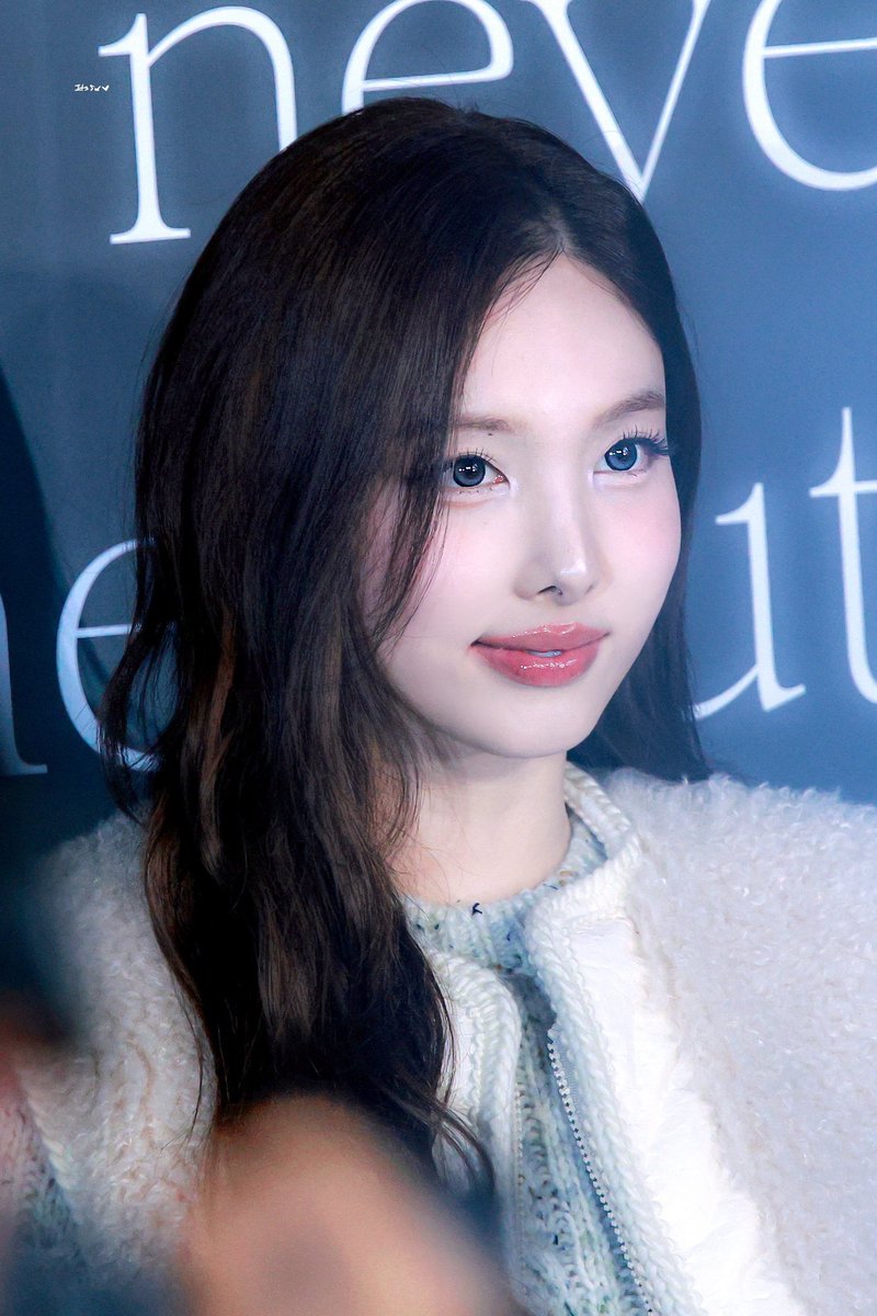 たぶんこれはまぼろし #TWICE #ナヨン #NAYEON